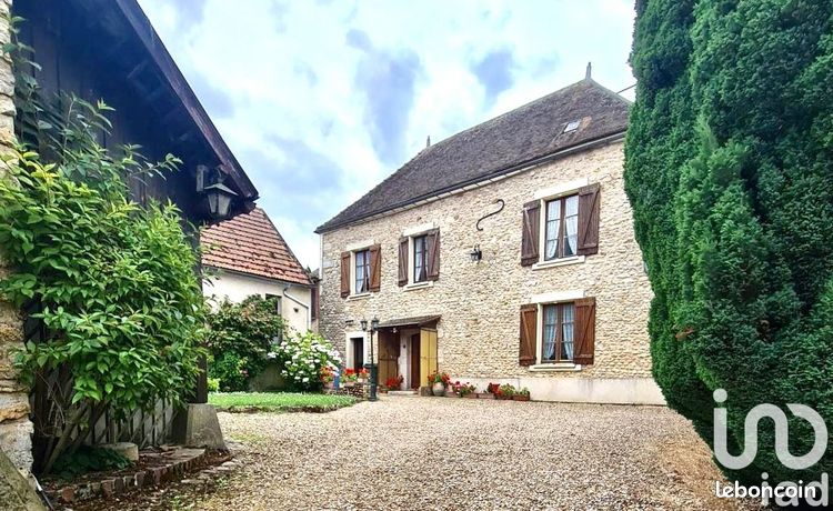 Propriété 8 pièces 150 m²