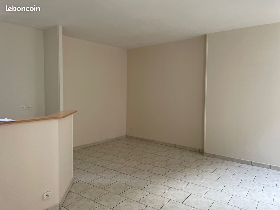 Appartement 3 pièce(s) 53 m²à louer Lisieux