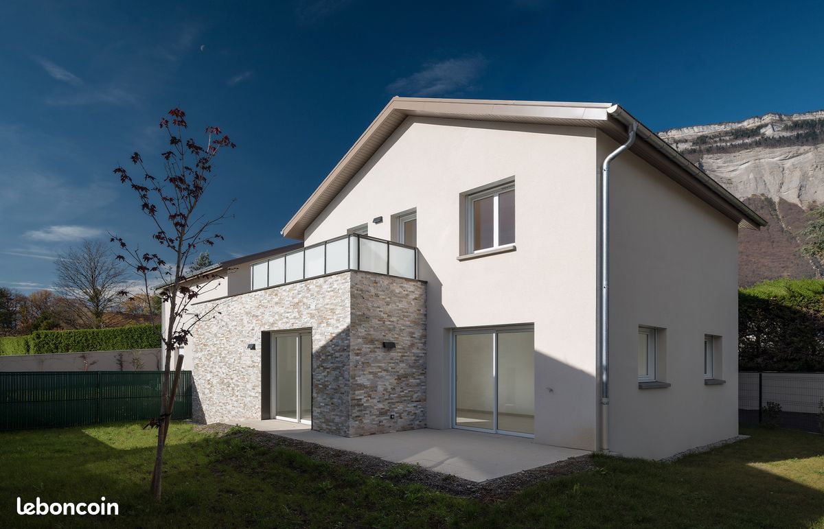 Maison 5 pièces 121 m² · à Biviers · 121 m² · 585 000 €