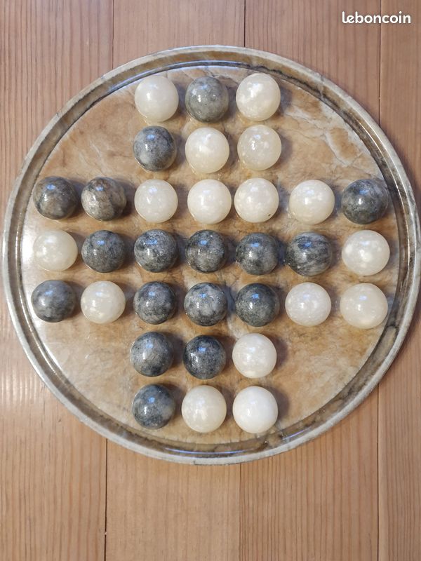 Solitaire en albâtre (image 1)
