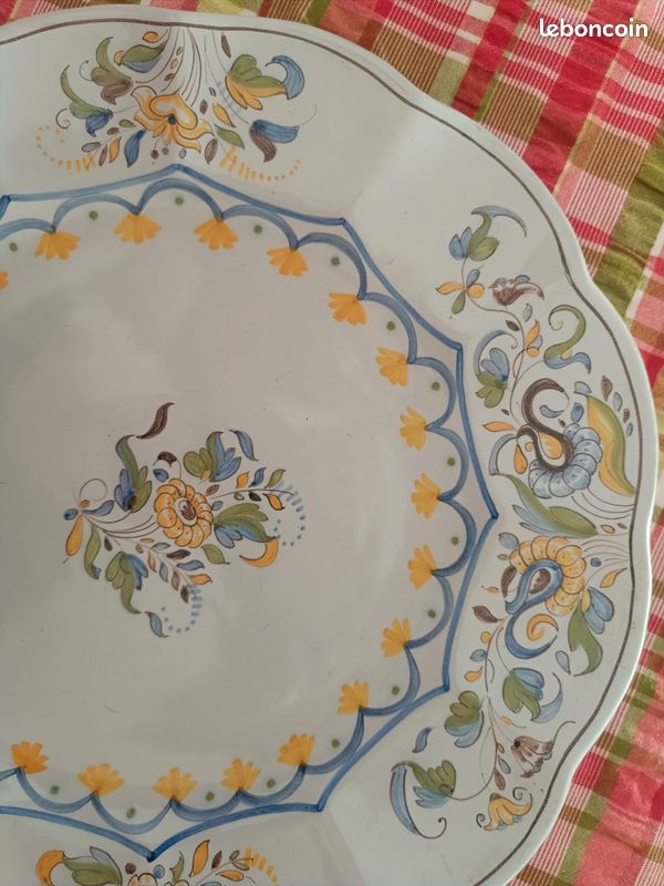 Plat décoratif motif fleurs faience de Nevers en très bon état (image 5)