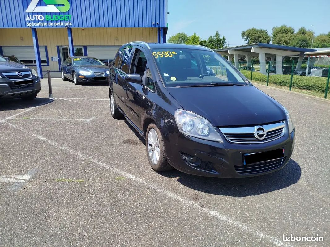 Opel zafira 1.7 cdti 125 chx connect pack,7 places, vitres + retros elec, gps,jantes alu, radar de recul, regulateur de vitesse,ct ok,kit distri+pompe a jour, revision effectuee (image 2)
