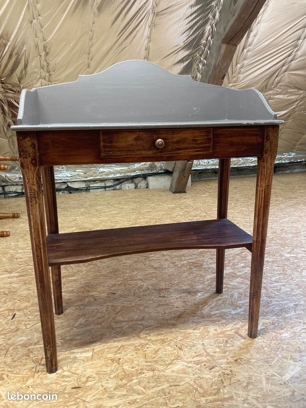 Table de toilette ancienne (image 1)