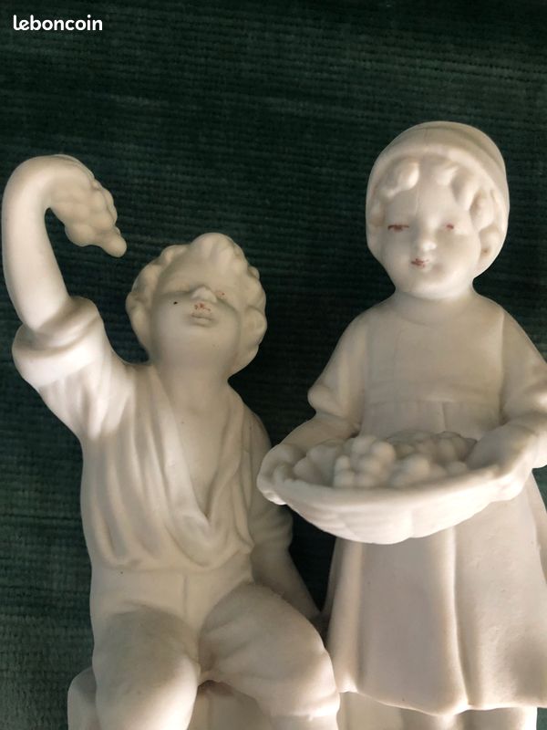 Biscuit couples d'enfants mangeant du raisin (image 2)
