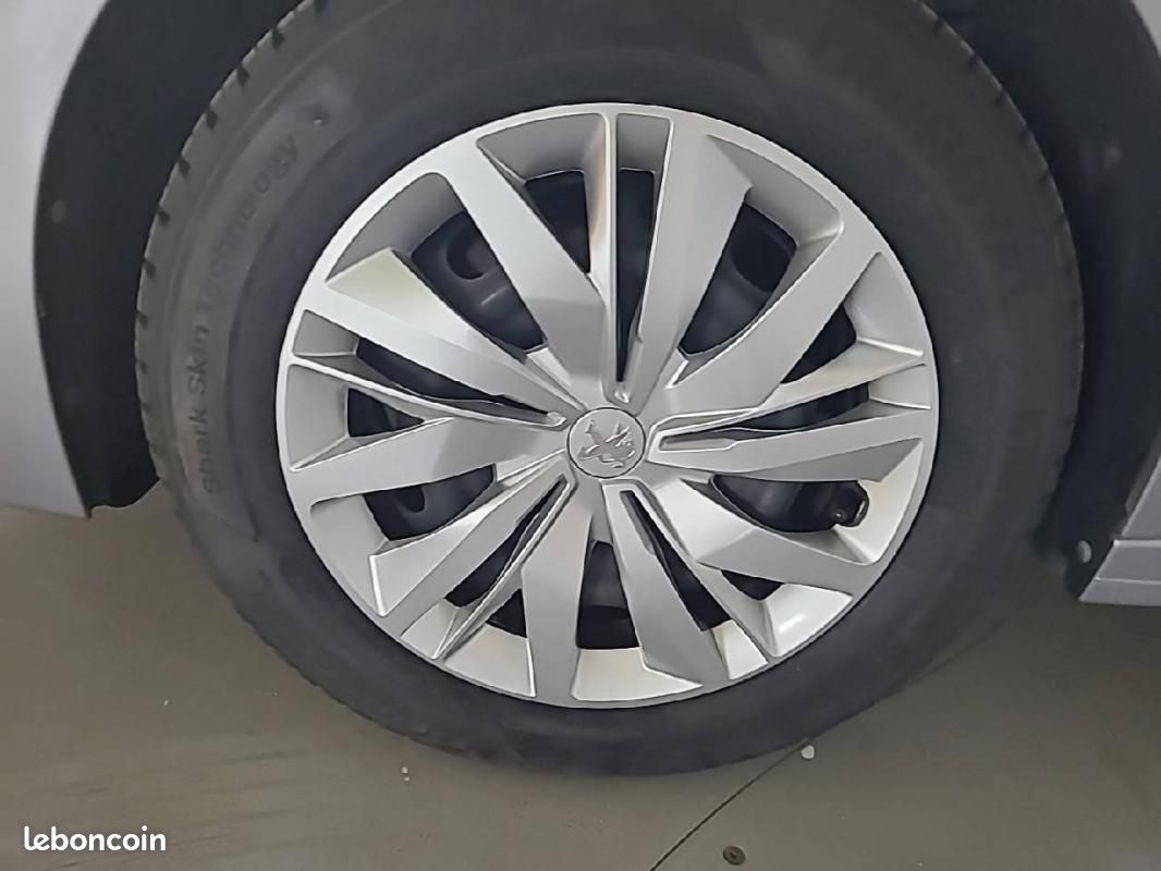 Peugeot 208 PureTech 75 S&S BVM5 - Like (image 13)