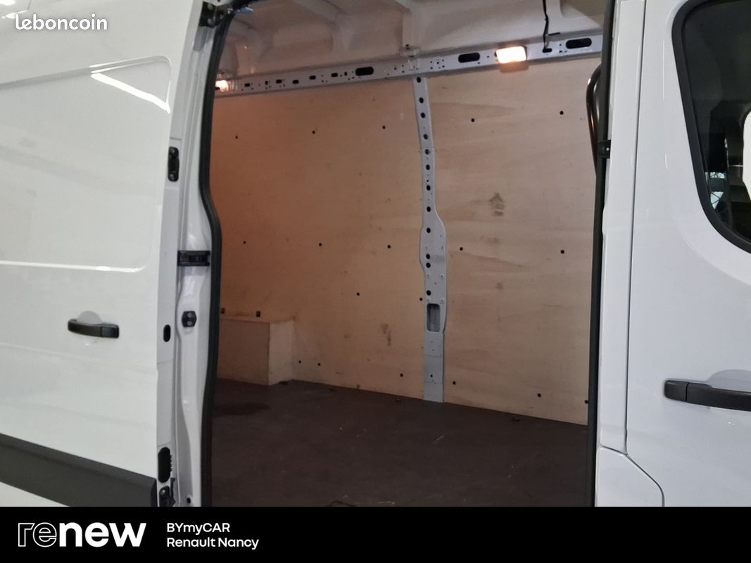 Renault master fgn trac f3500 l3h3 blue dci 135 confort (image 12)