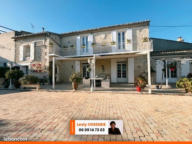 Maison 9 pièces 370 m²