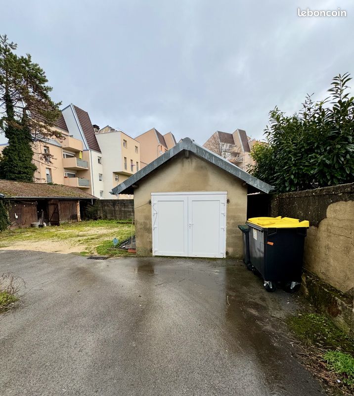 Parking/box Audincourt · 60 €/mois