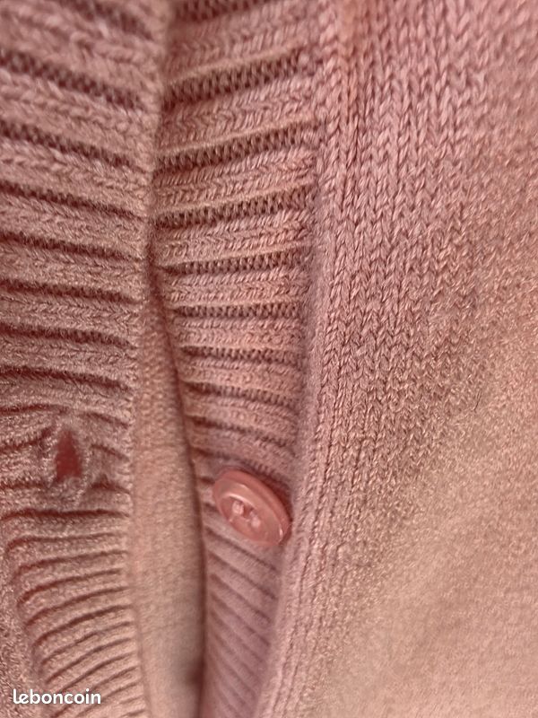 Très joli gilet chic et très souple
Voir toutes les photos pour les mesures merci (image 3)