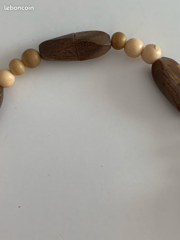 Collier Ethnique En Corne Ou Bakelite Rouge - Occasion Bon état - Perles