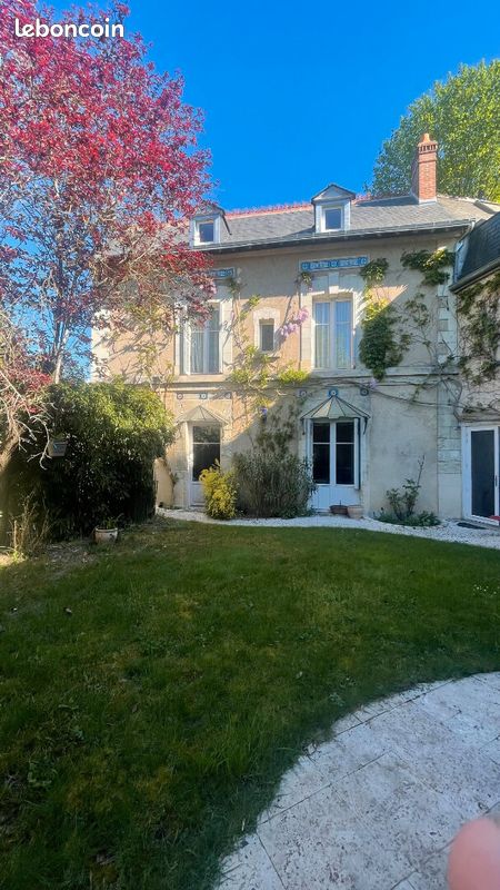 Maison 7 pièces 200 m² · à Rochecorbon · 200 m² · 528 000 €