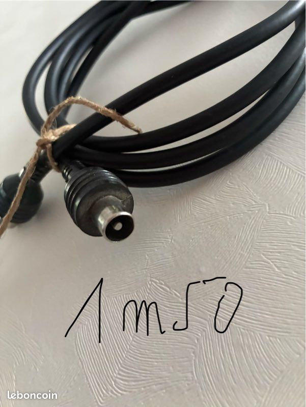 Câble Antenne TV Coaxial Mâle / Femelle Noir – 1m50 (image 1)