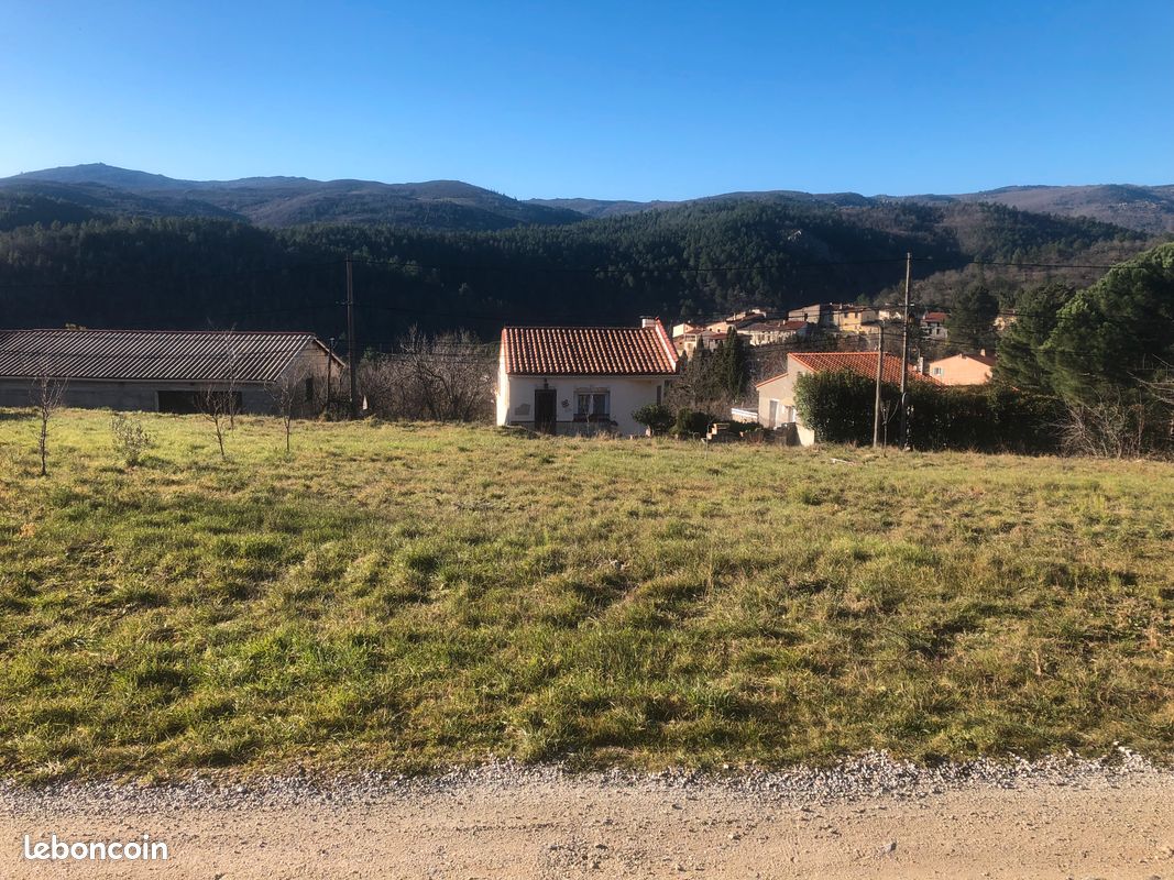 Terrain 1490m2 constructible · à Sournia · 49 000 €