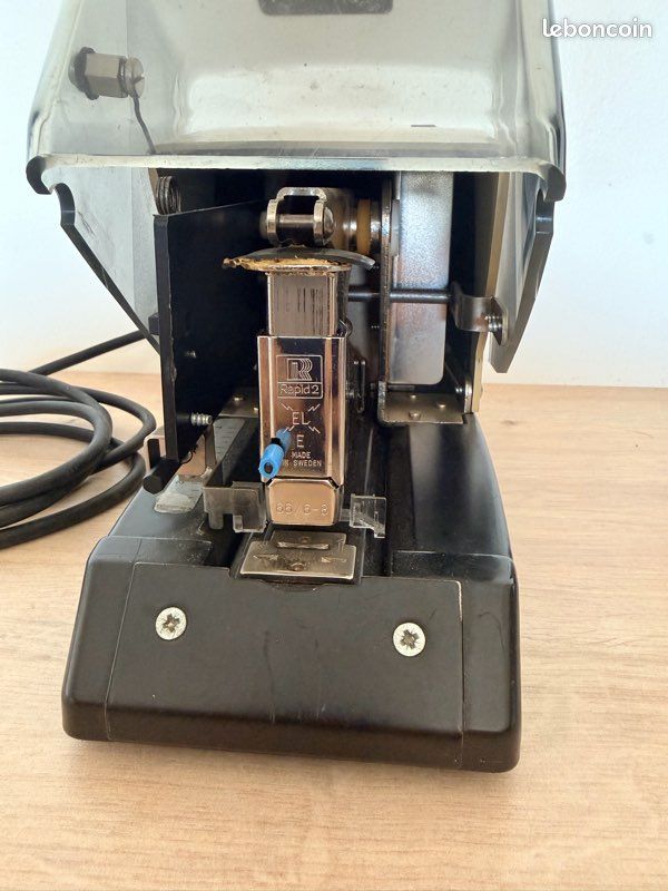 Agrafeuse electrique (image 3)