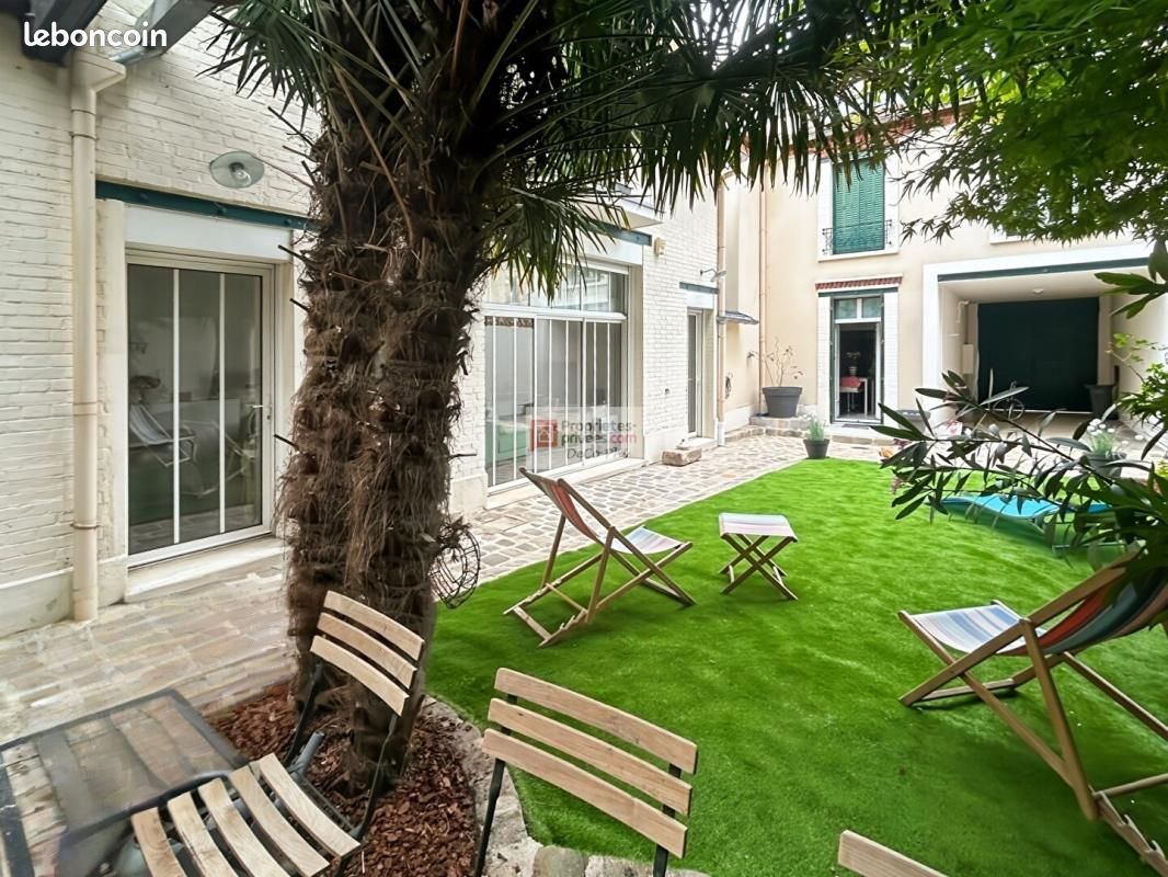 Maison 9 pièces 250 m² · à Suresnes · 250 m² · 2 050 000 €