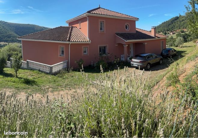 Maison avec piscine 196m2