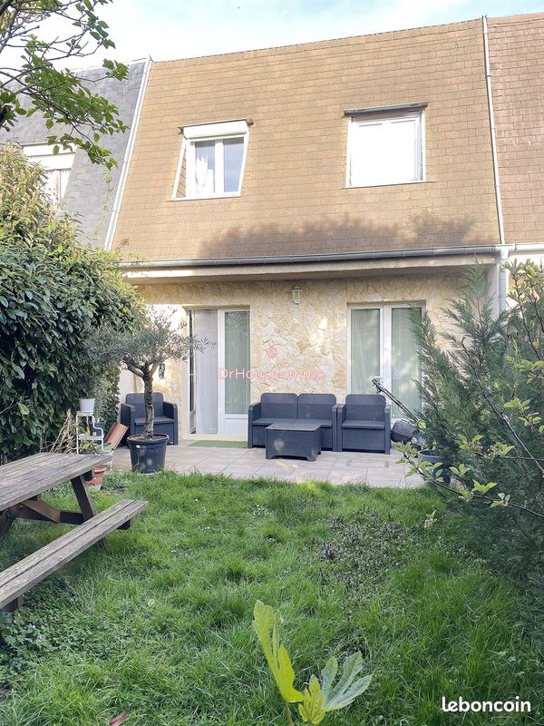 Maison 4 pièces 90 m² · à Fosses · 90 m² · 255 000 €