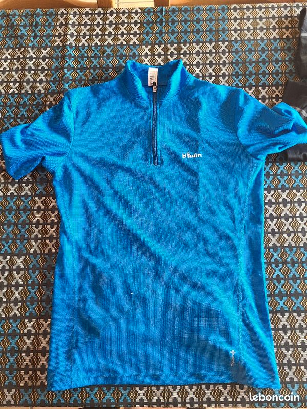 Vêtements Vélo homme (cuissard et teeshirt : 12 euros chacun) (image 1)