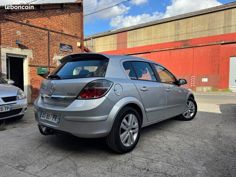 Opel astra 1.9 cdti 120 cv (image 3)