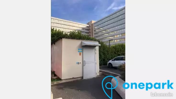 Parking 12 m² · à Bagneux · 12 m² · 67 €/mois