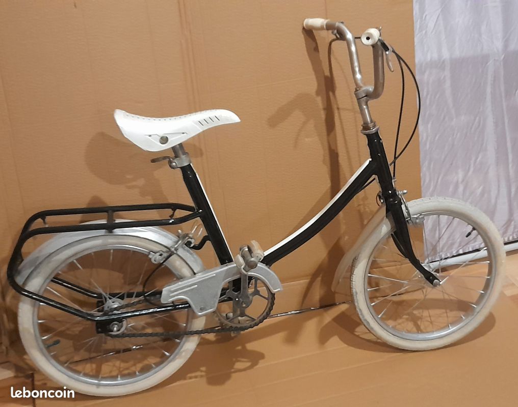 Selle cuir BIQUET pour vélo enfant ancien - Équipements vélos