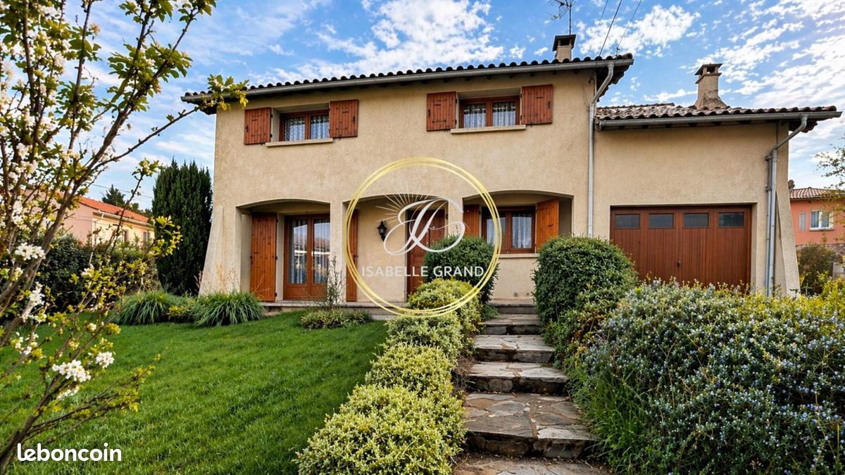 Maison 7 pièces 210 m² · à Ria-Sirach · 210 m² · 229 000 €