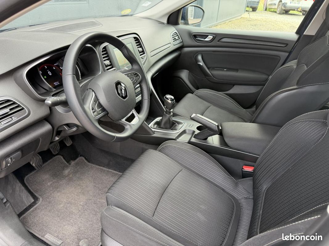 RENAULT MEGANE Mégane IV Berline dCi 110 Energy Business (image 22)