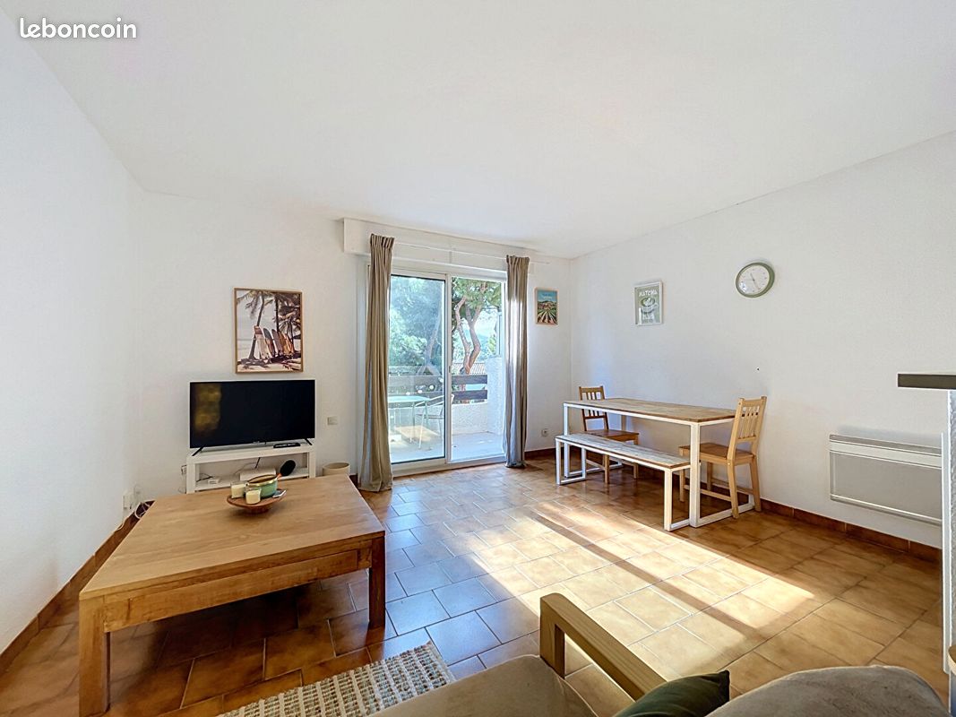 Appartement 3 pièces 51 m² · à Saint-Cyr-sur-Mer · 51 m² · 1 000 €/mois