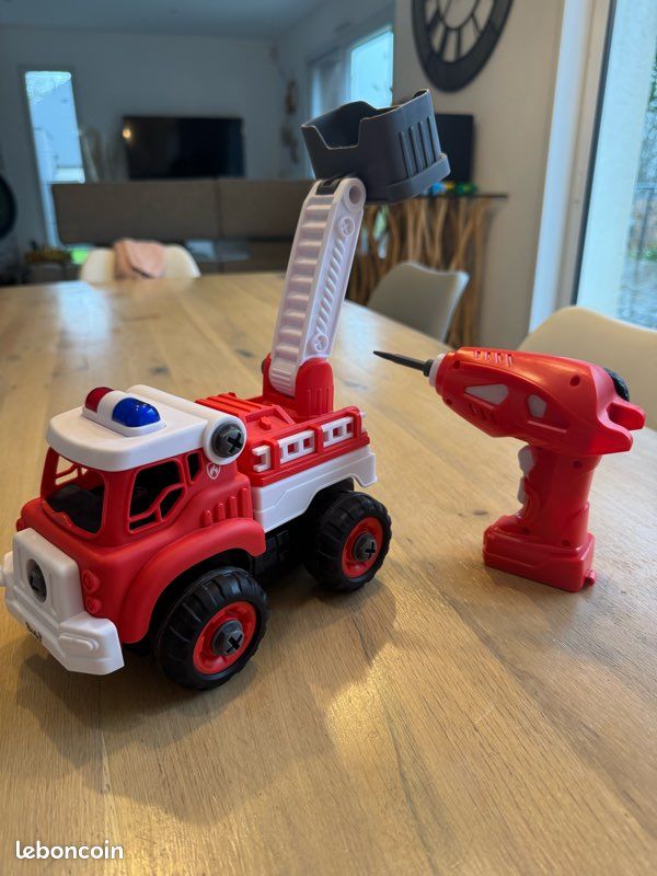 🧑🚒 Camion de pompier / avec visseuse 🪛 (image 1)