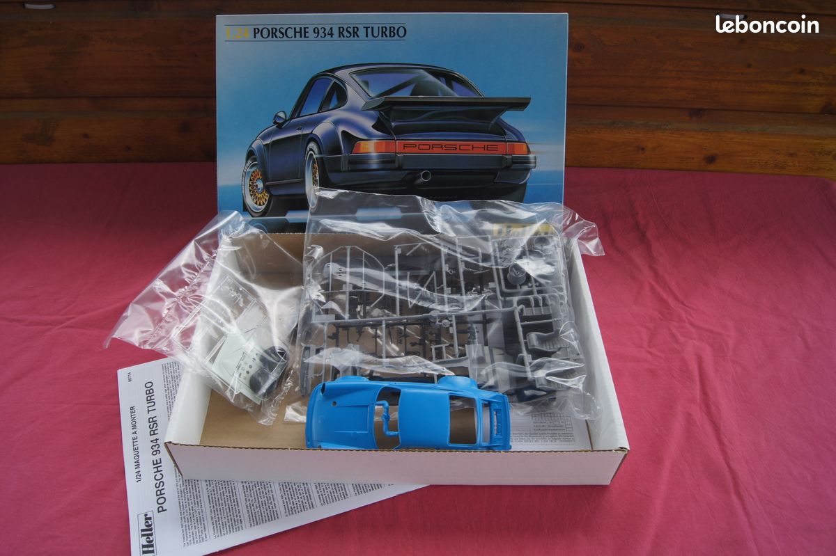 Revell 1:24 Porsche 934 RSR „Jägermeister 7031