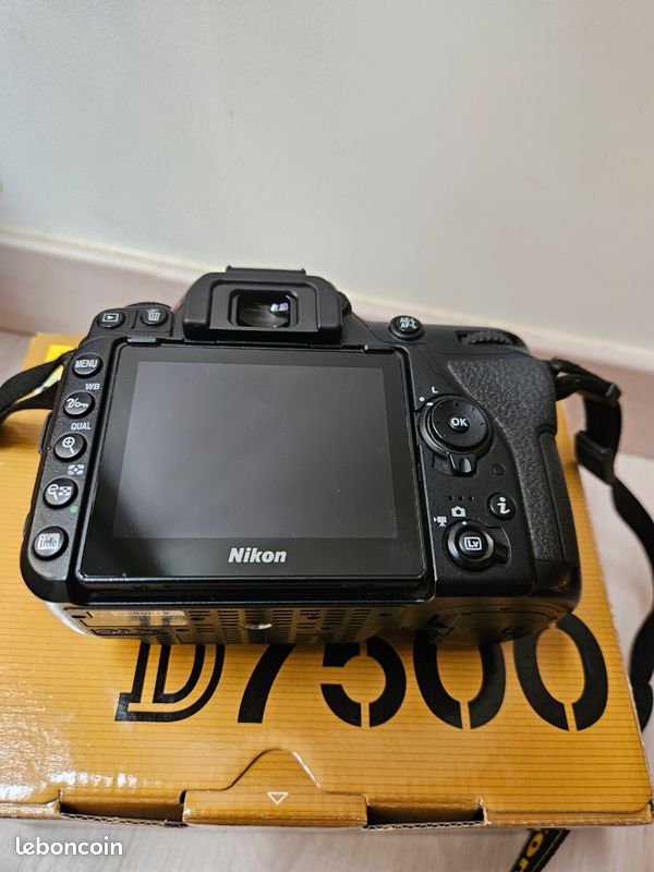 NIKON EM + 50mm f/1.8 Série E - TRES BON ETAT - FILM TESTÉ opt+méca