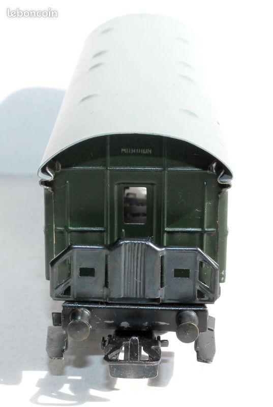 Wagon Voyageur MARKLIN 4022 HO - DB 2e Classe Stuttgart-Frankfurt, Éclairage