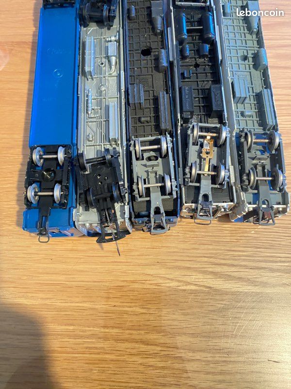 Lot De Trains HO Fobbi Et Jouef - Loco, Wagons, Camion De Nettoyage - Vintage France