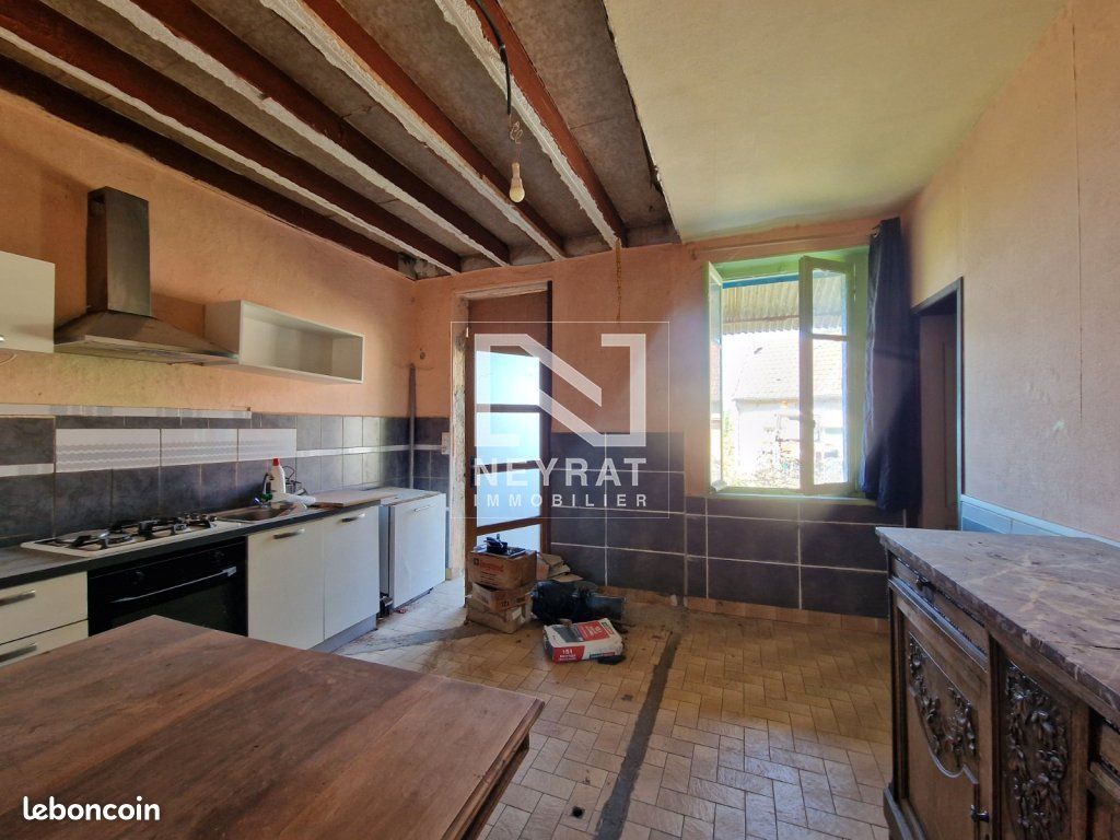Maison 6 pièces 118 m² · à Monétay-sur-Loire · 118 m² · 19 000 €