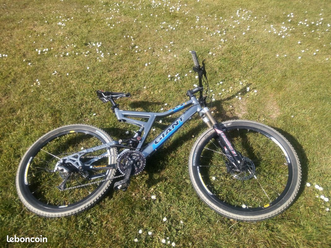 VTT Adulte Tout suspendu (GIANT XCX) pour rouler ou pour pièces (image 1)
