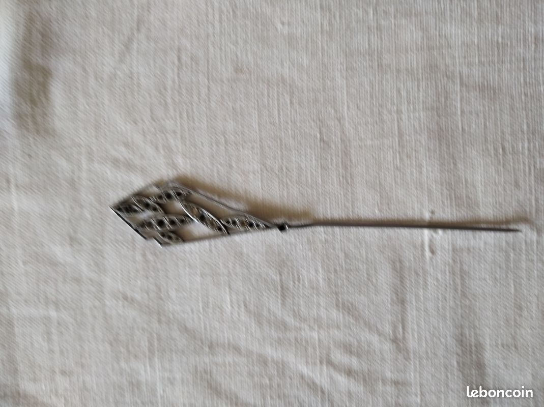 Barette ancienne argentée avec pierres (image 1)