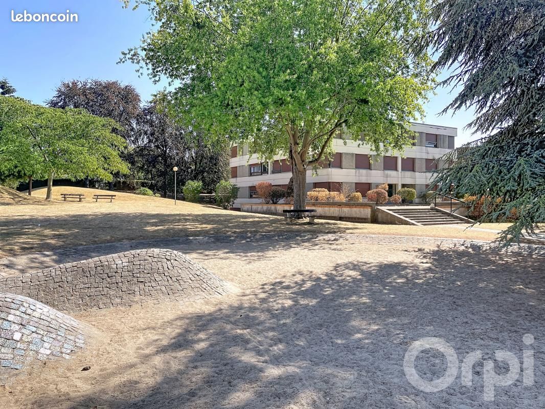 Appartement 4 pièces 74 m² · à Longjumeau · 74 m² · 172 000 €