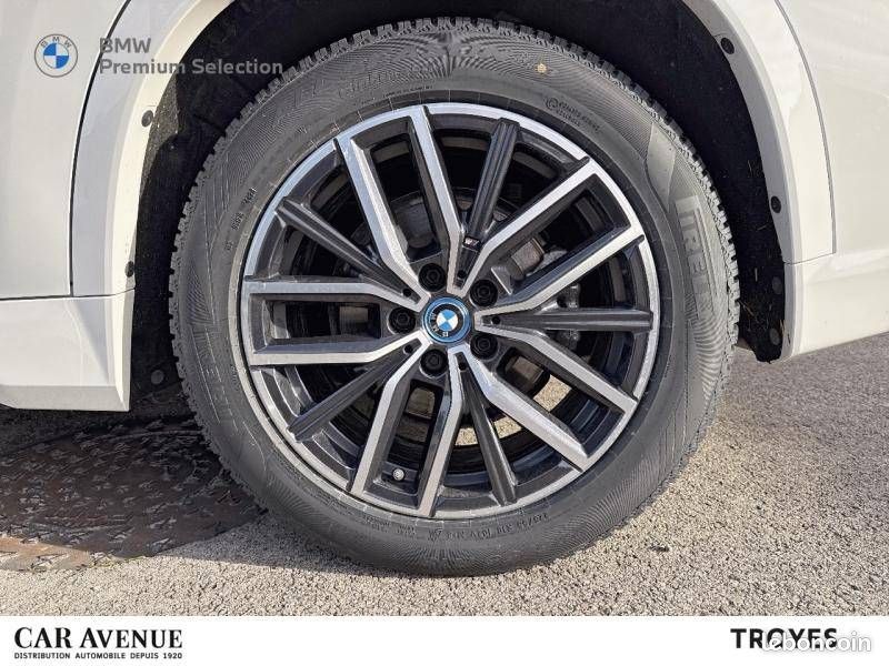 BMW iX1 xDrive30 M Sport (image 13)