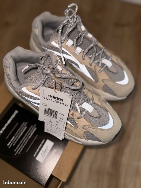 Adidas Yeezy 700 V2 Cream Chaussures