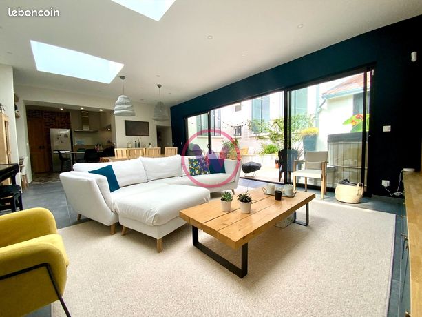 Maison 11 pièces 296 m²