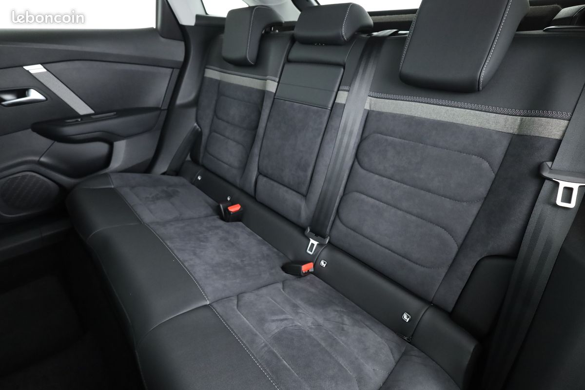 Citroen C4 1.2 PureTech Max EAT8 131 ch (image 8)