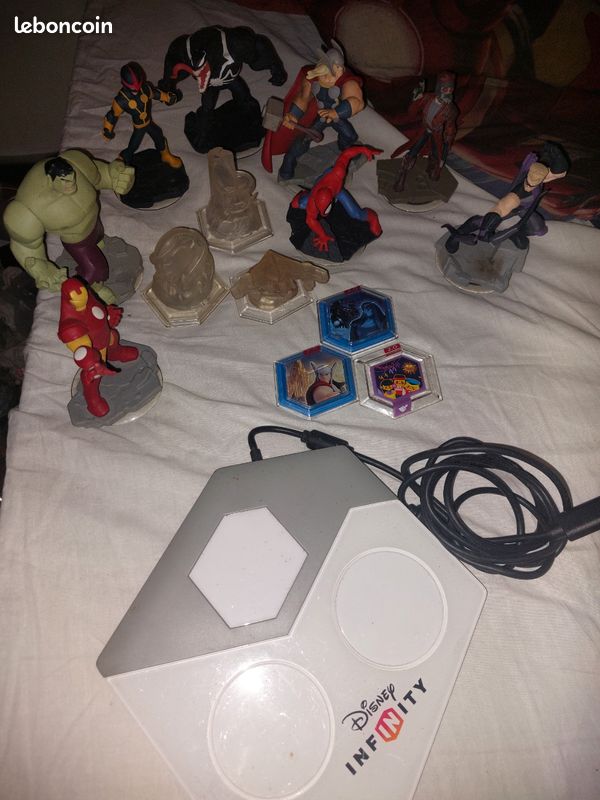 Plate-forme et figurine disney infinity (image 1)