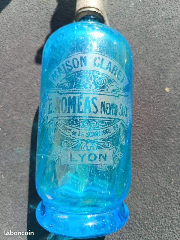 Siphon bleu de la maison CLARET à LYON (image 2)