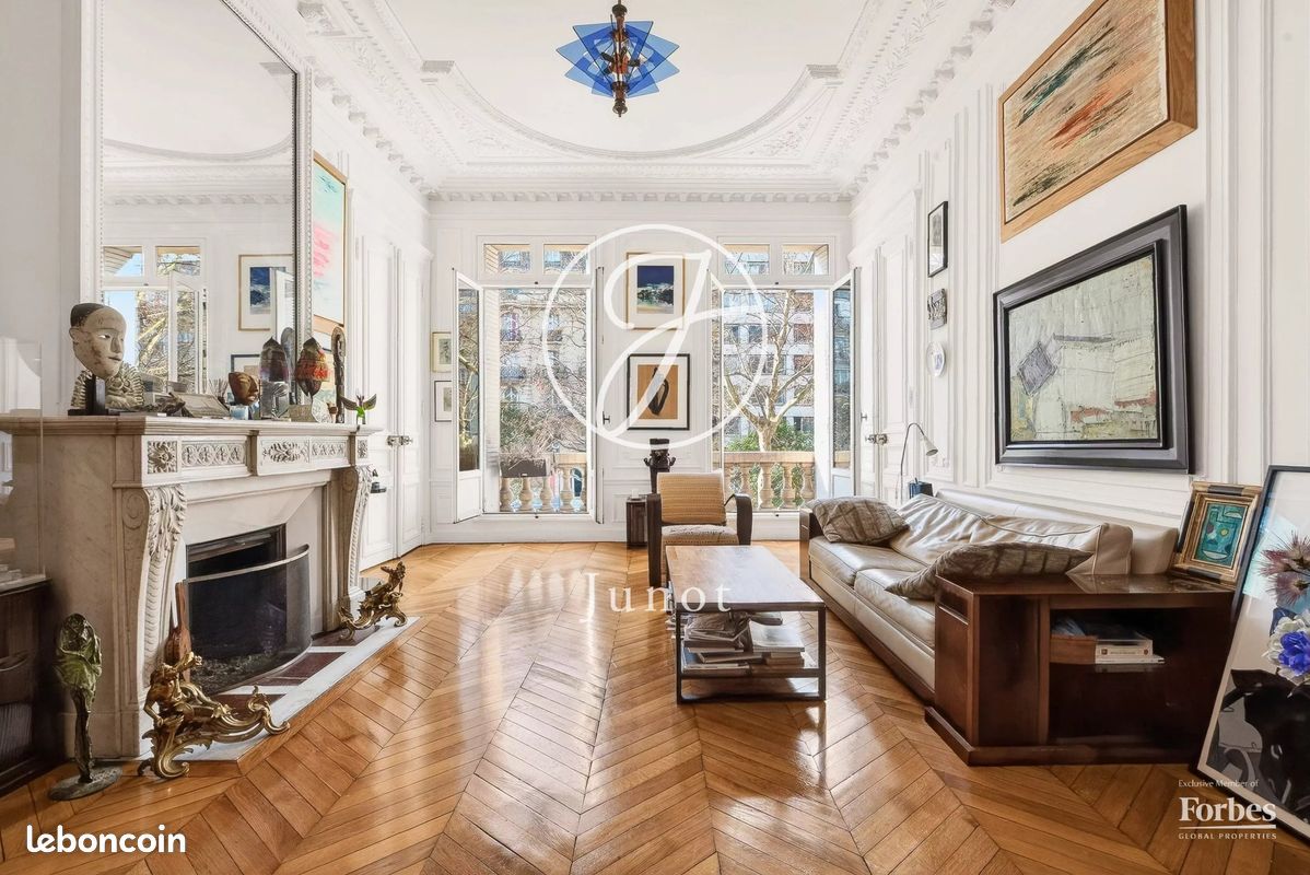 Appartement 5 pièces 154 m² · à Paris · 154 m² · 1 590 000 €