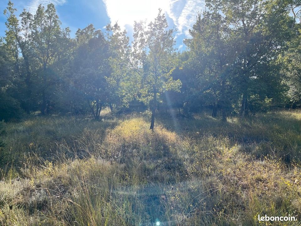 Terrain 1 800 m² Rocbaron · 175 000 €