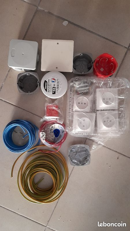 Petit appareiilge electrique prises et boites (image 1)
