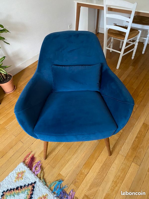 Fauteuil velours bleu (image 2)