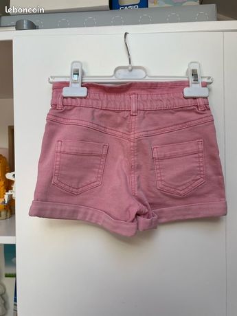 Short rose très pale Taille 4 ans . 104 cm - Vêtements