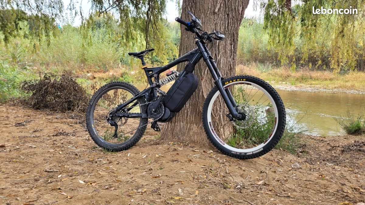 Vtt électrique Santa cruz vp free Vélos