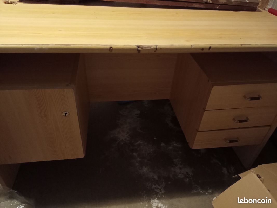 Bureau en pin (image 1)